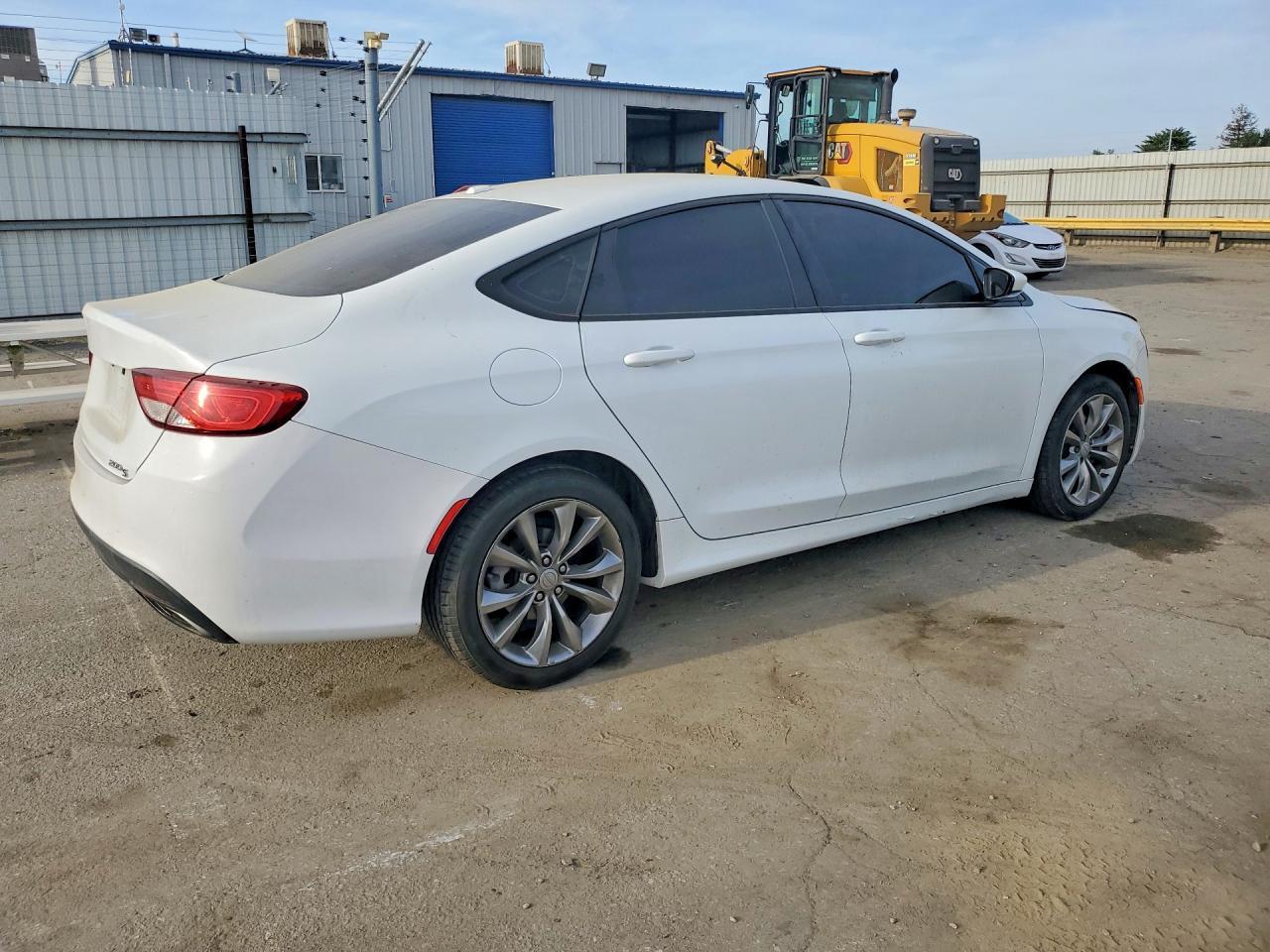 2015 Chrysler 200 S - Фото 3