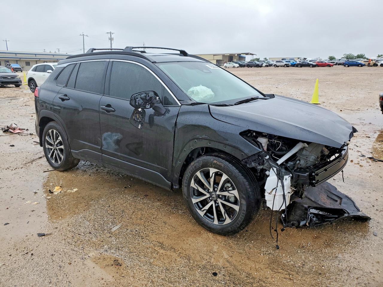2024 Toyota Corolla Cross Xle - Image 4