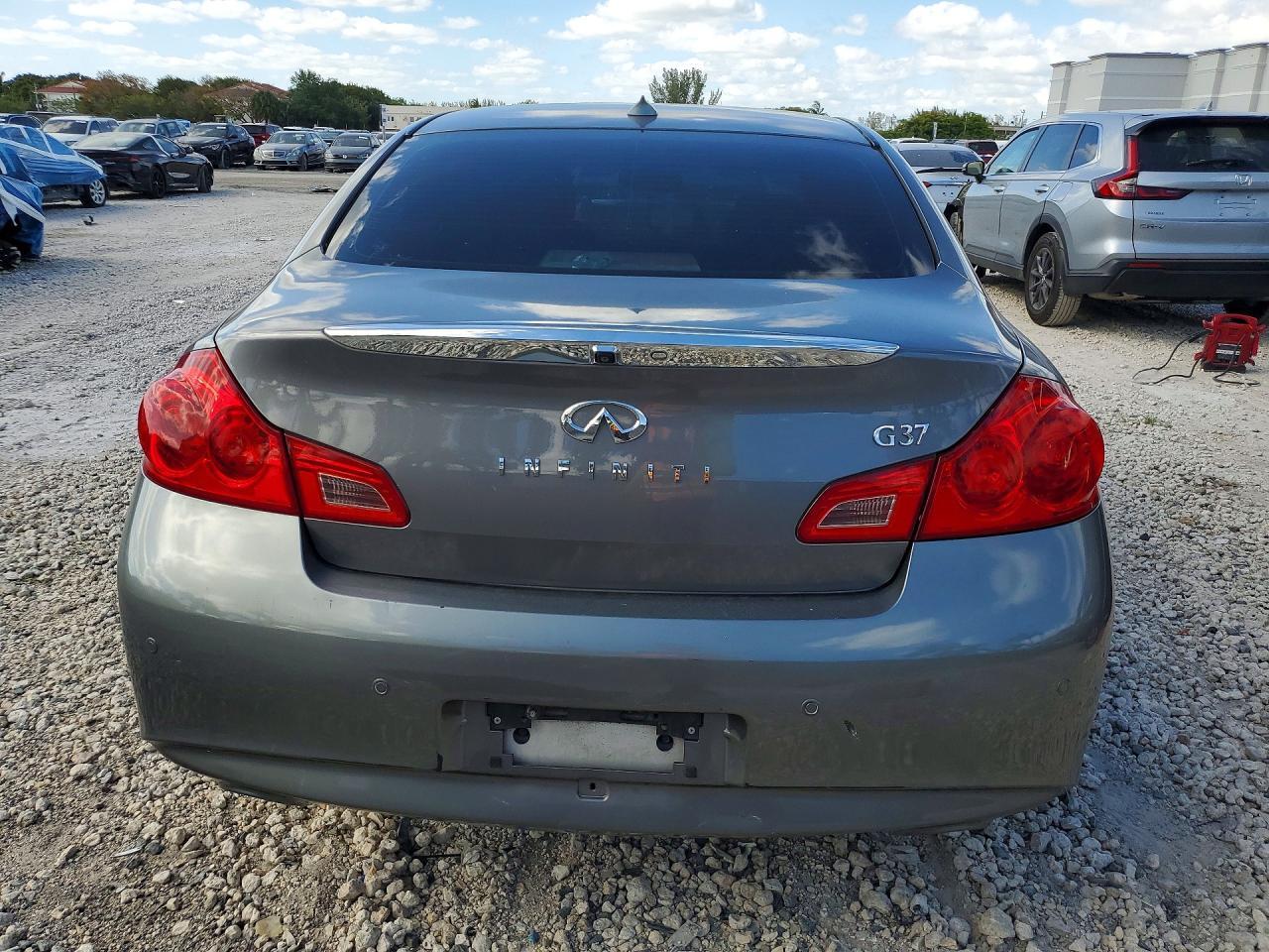 2013 Infiniti G37 Sedan Journey - Фото 6
