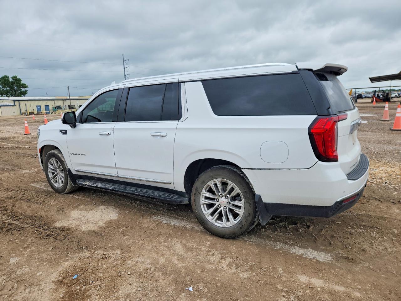 2021 GMC Yukon Xl C1500 Slt - Image 2