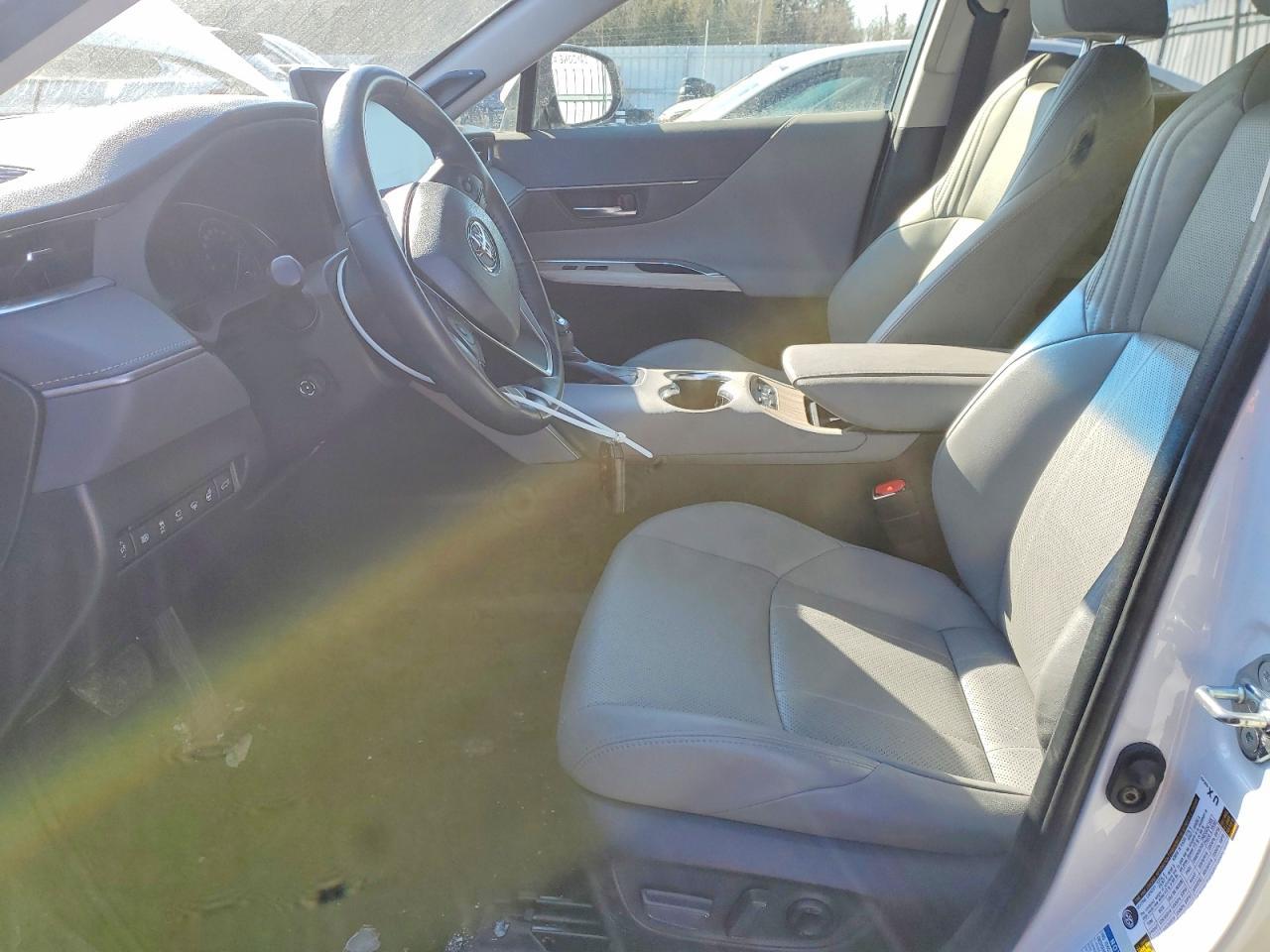 2022 Toyota Venza Le - Фото 7