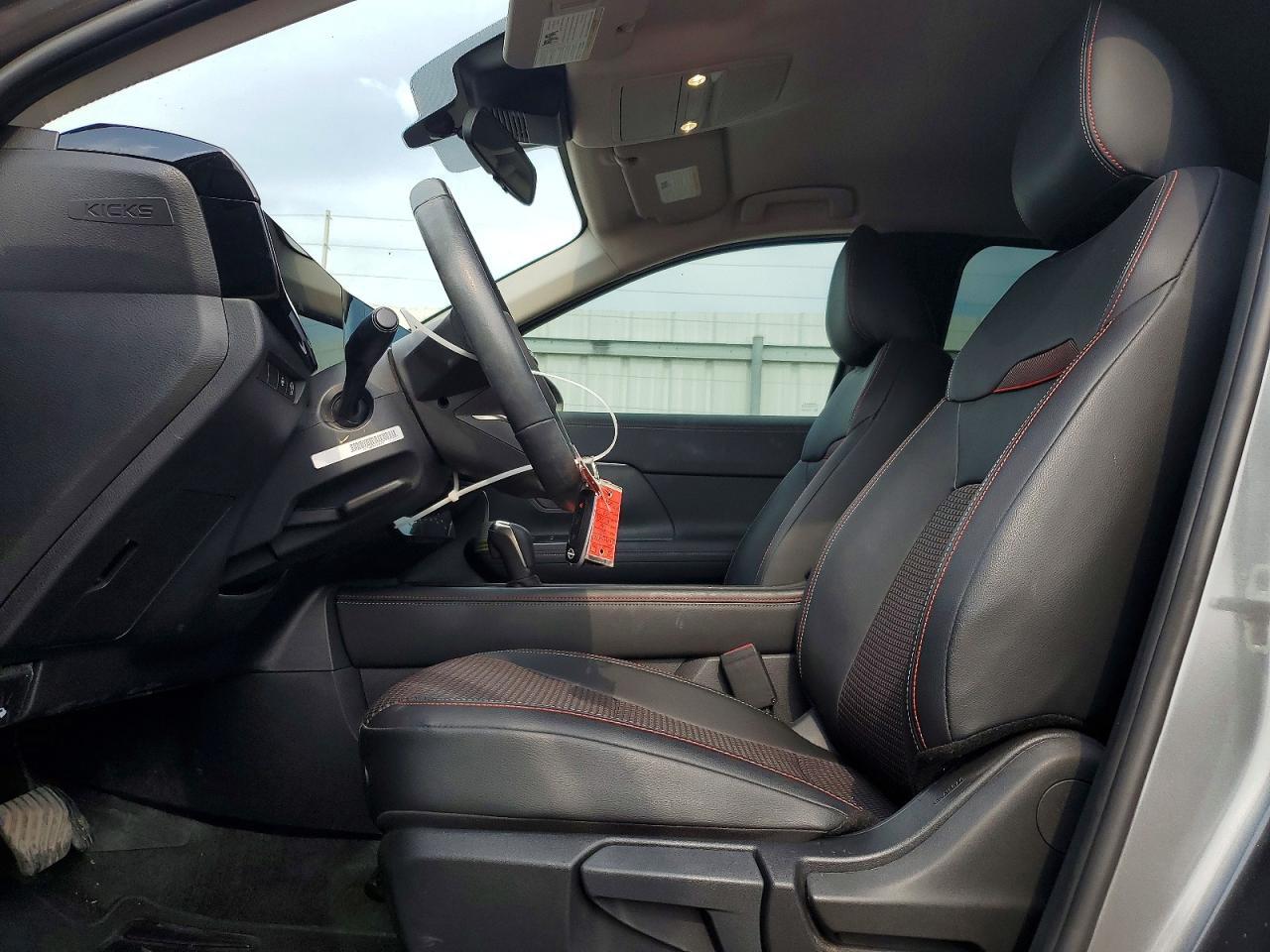 2025 Nissan Kicks Sr - Image 7