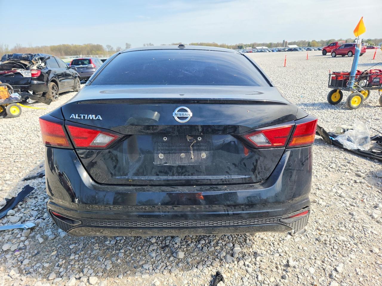 2020 Nissan Altima S - Фото 6