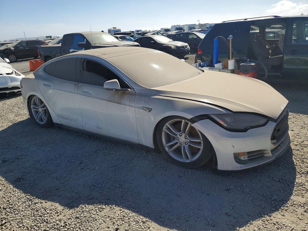 2013 Tesla Model S - Image 4