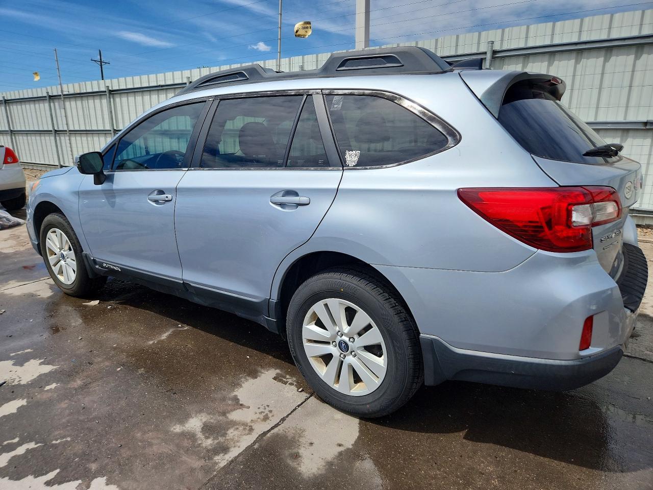 2016 Subaru Outback 2.5I Premium - Image 2