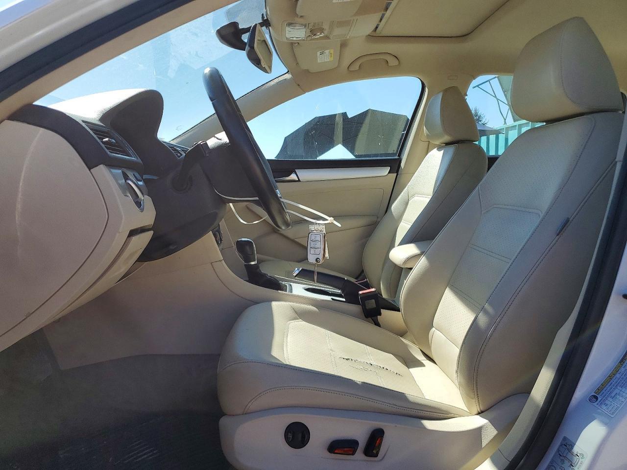 2013 Volkswagen Passat Se - Image 7