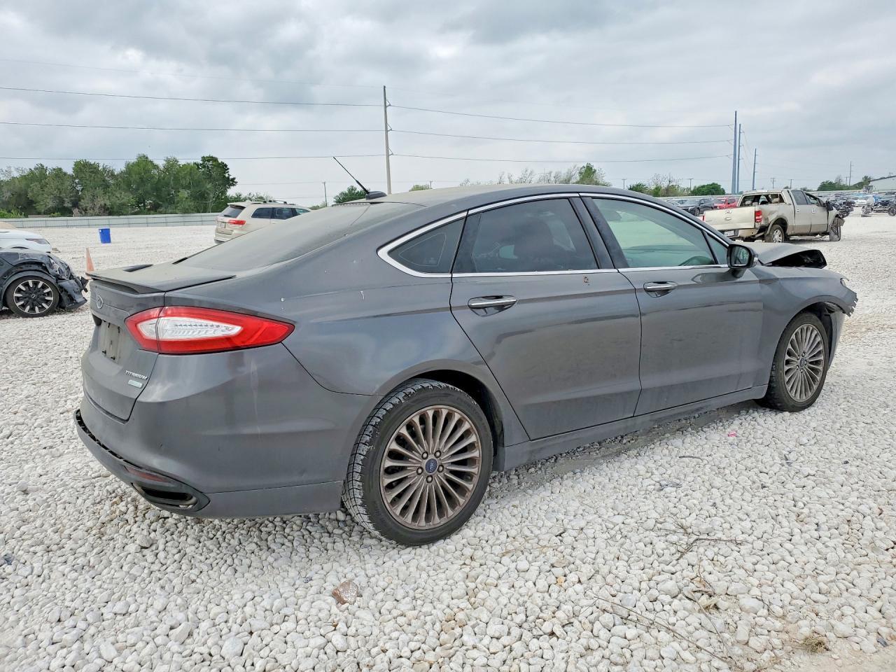 2016 Ford Fusion Titanium - Image 3