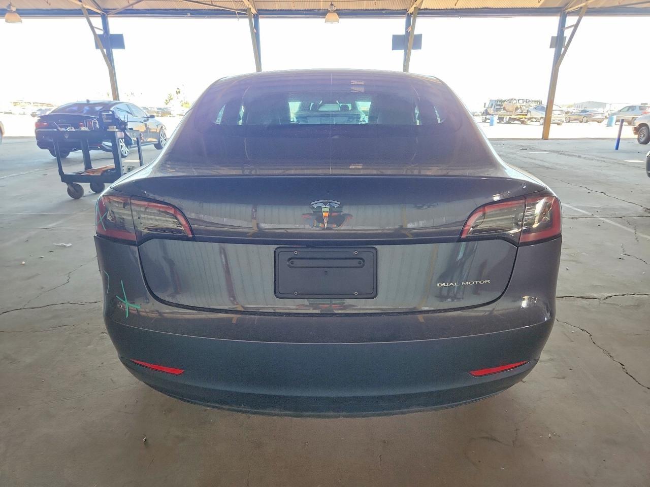 2023 Tesla Model 3 - Фото 6