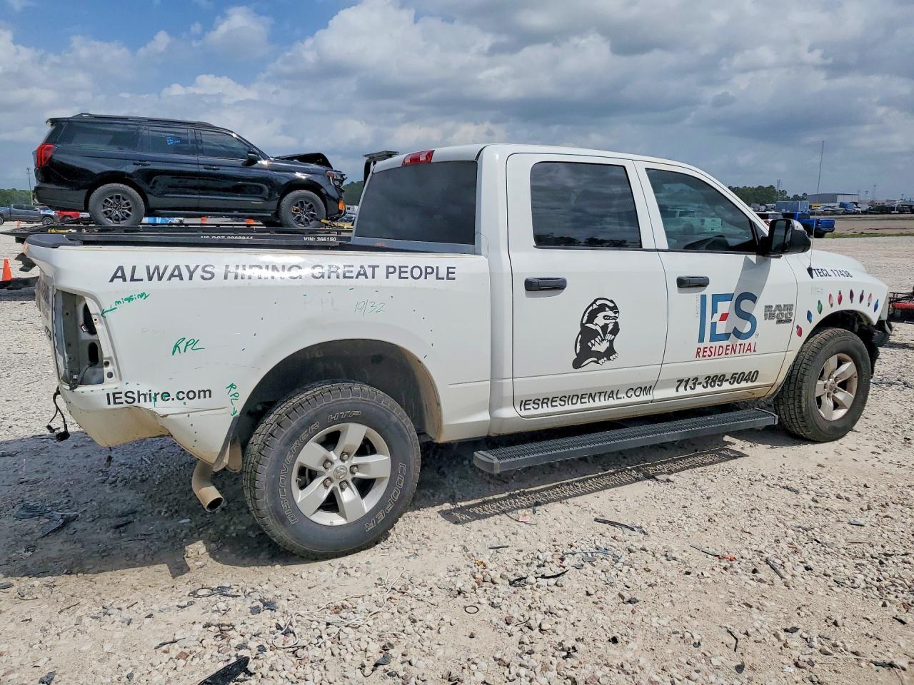 2023 Ram 1500 Classic Tradesman - Фото 3