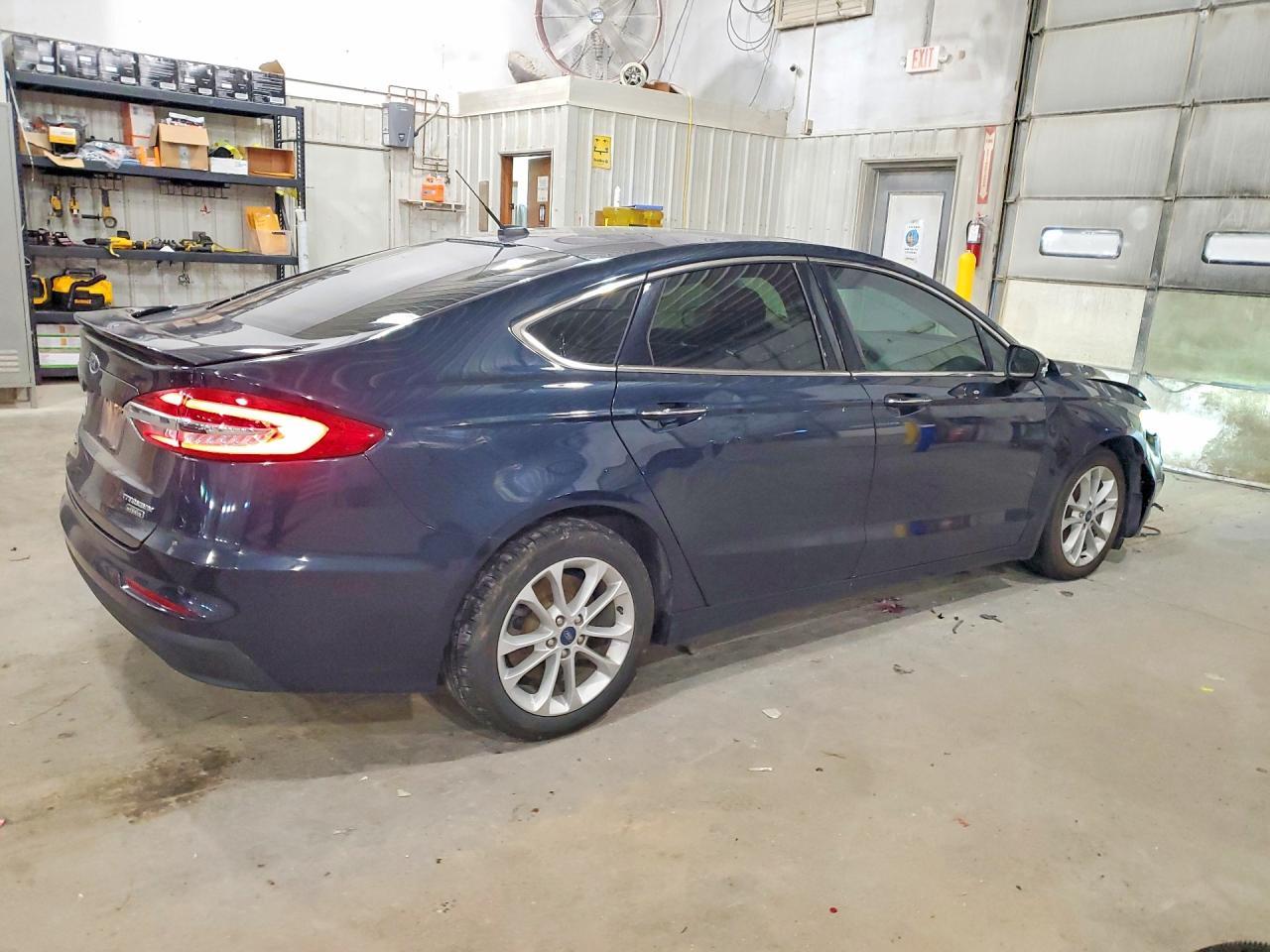 2020 Ford Fusion Titanium - Image 3