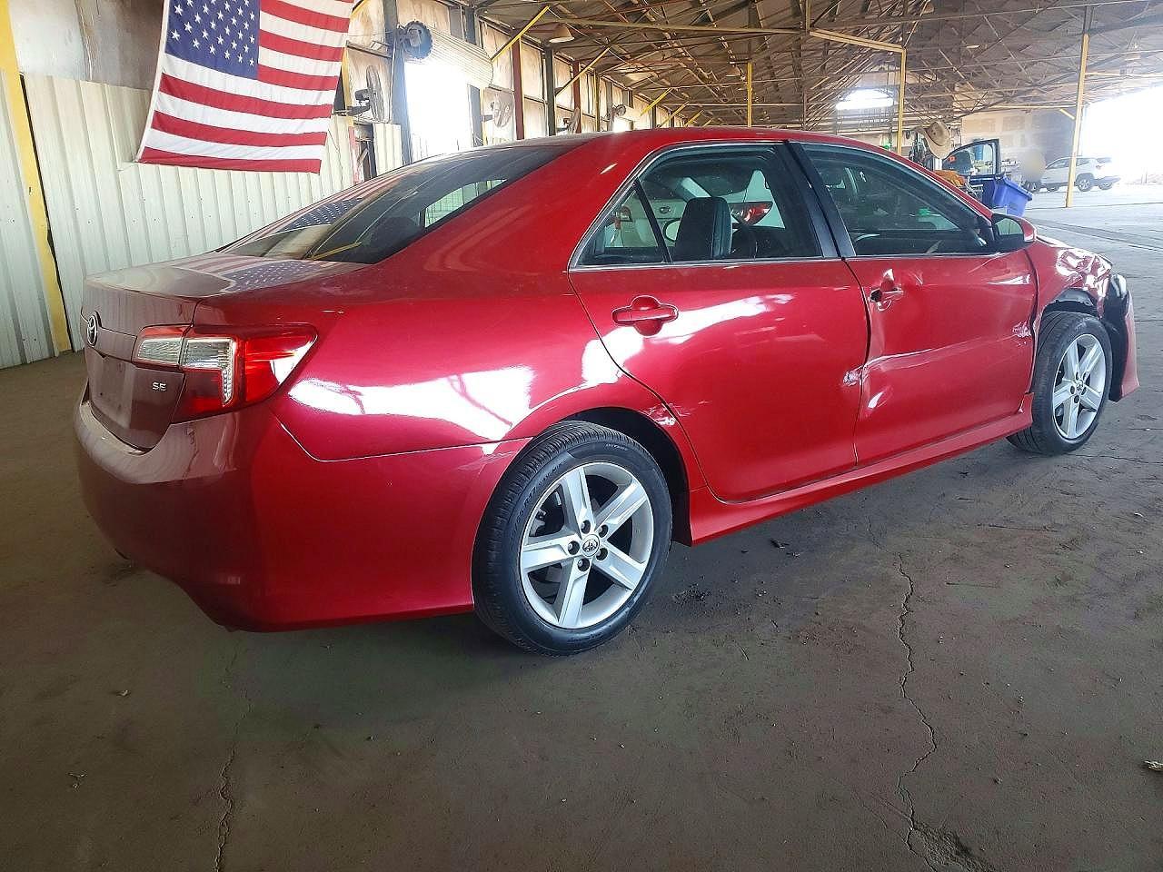 2014 Toyota Camry Se - Фото 3