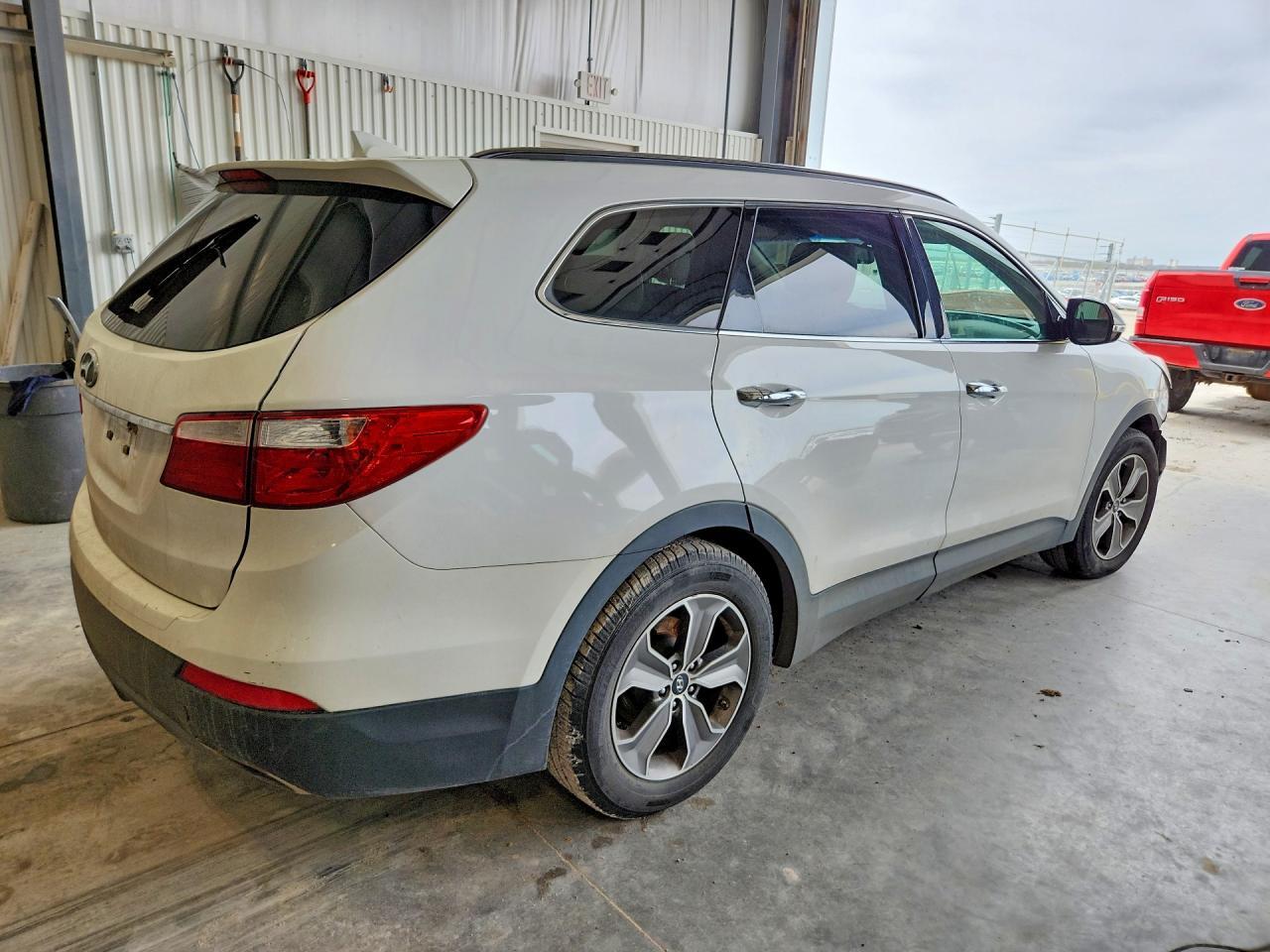 2013 Hyundai Santa Fe Gls - Image 3