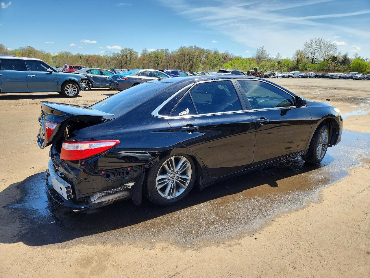 2016 Toyota Camry Se - Фото 3