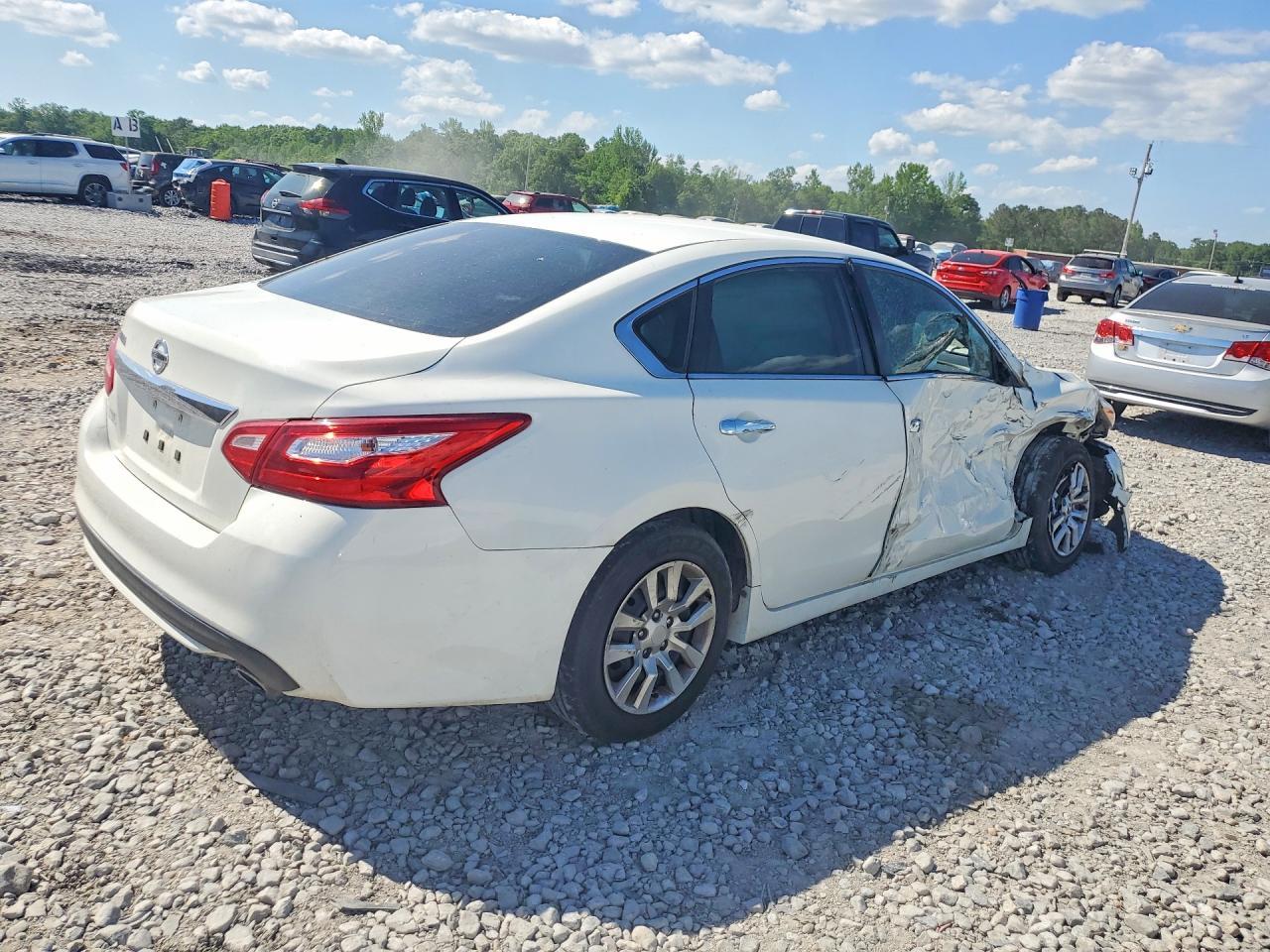 2016 Nissan Altima 2.5 S - Фото 3