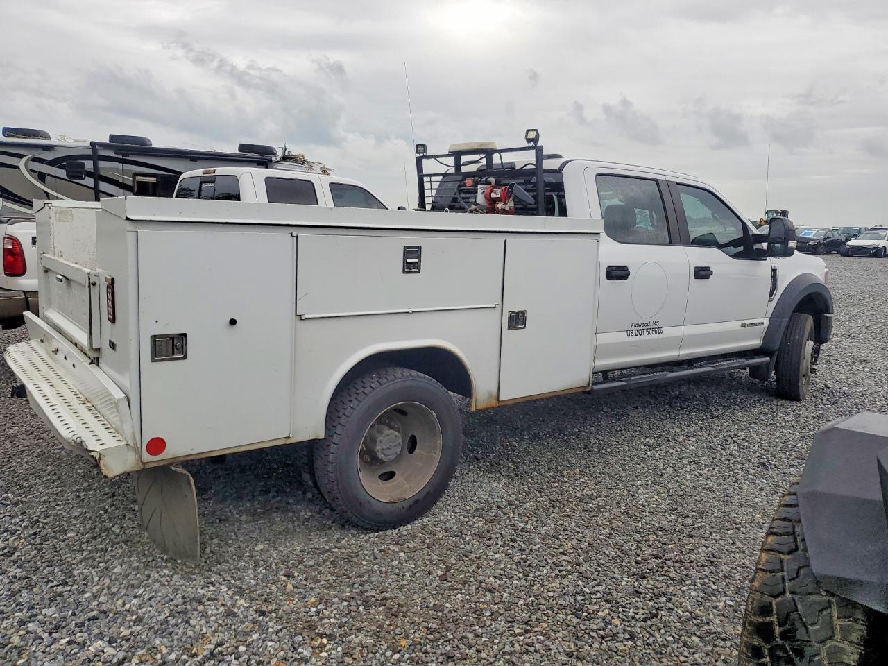 2020 Ford F550 Super Duty - Image 3
