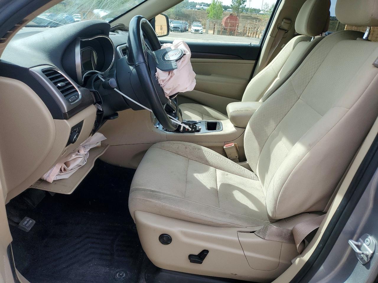 2018 Jeep Grand Cherokee Laredo - Image 7