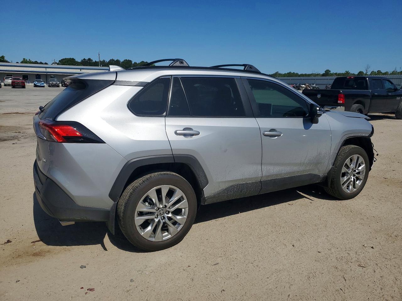 2025 Toyota Rav4 Xle Premium - Image 3