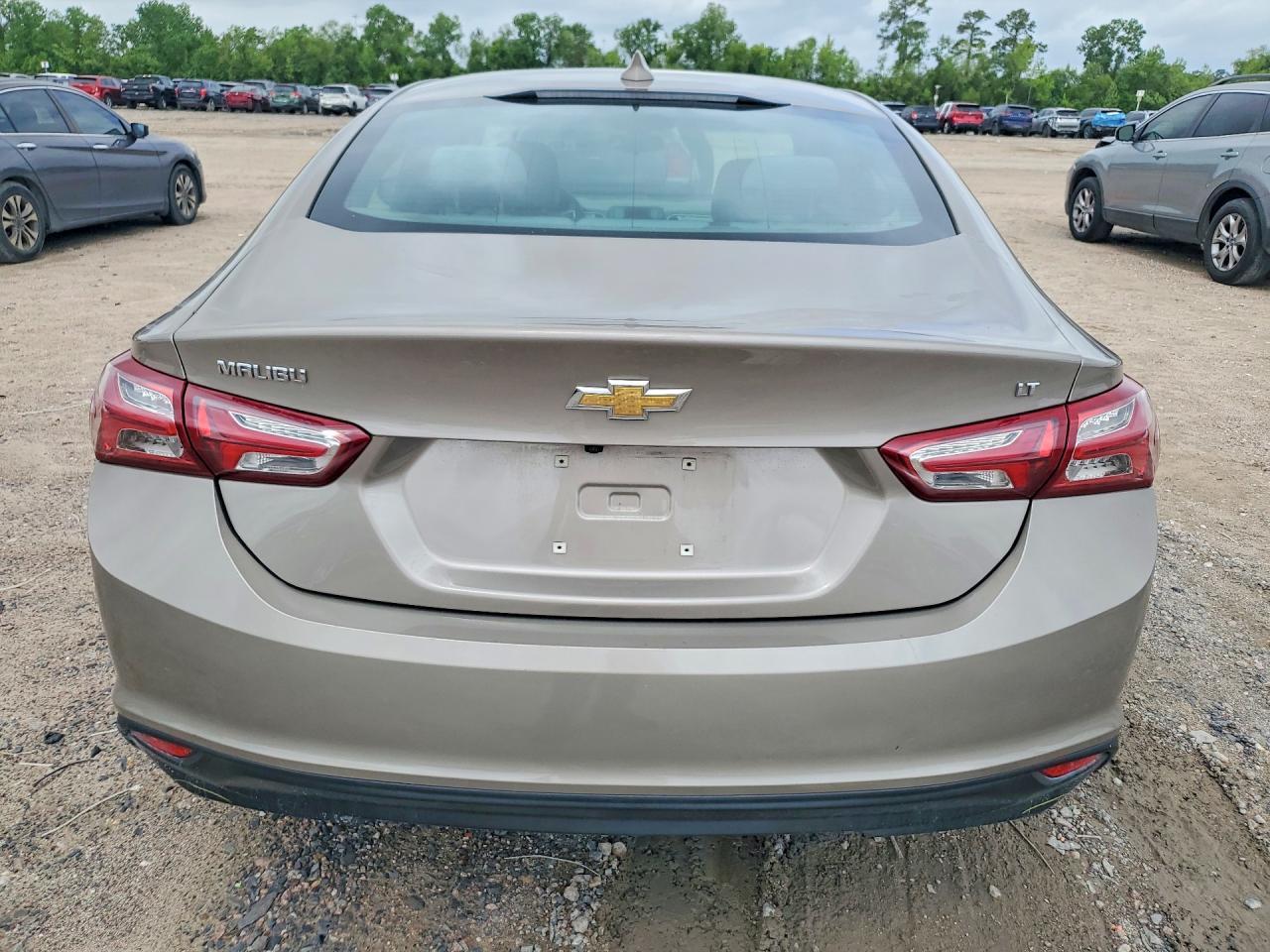 2022 Chevrolet Malibu Lt - Фото 6