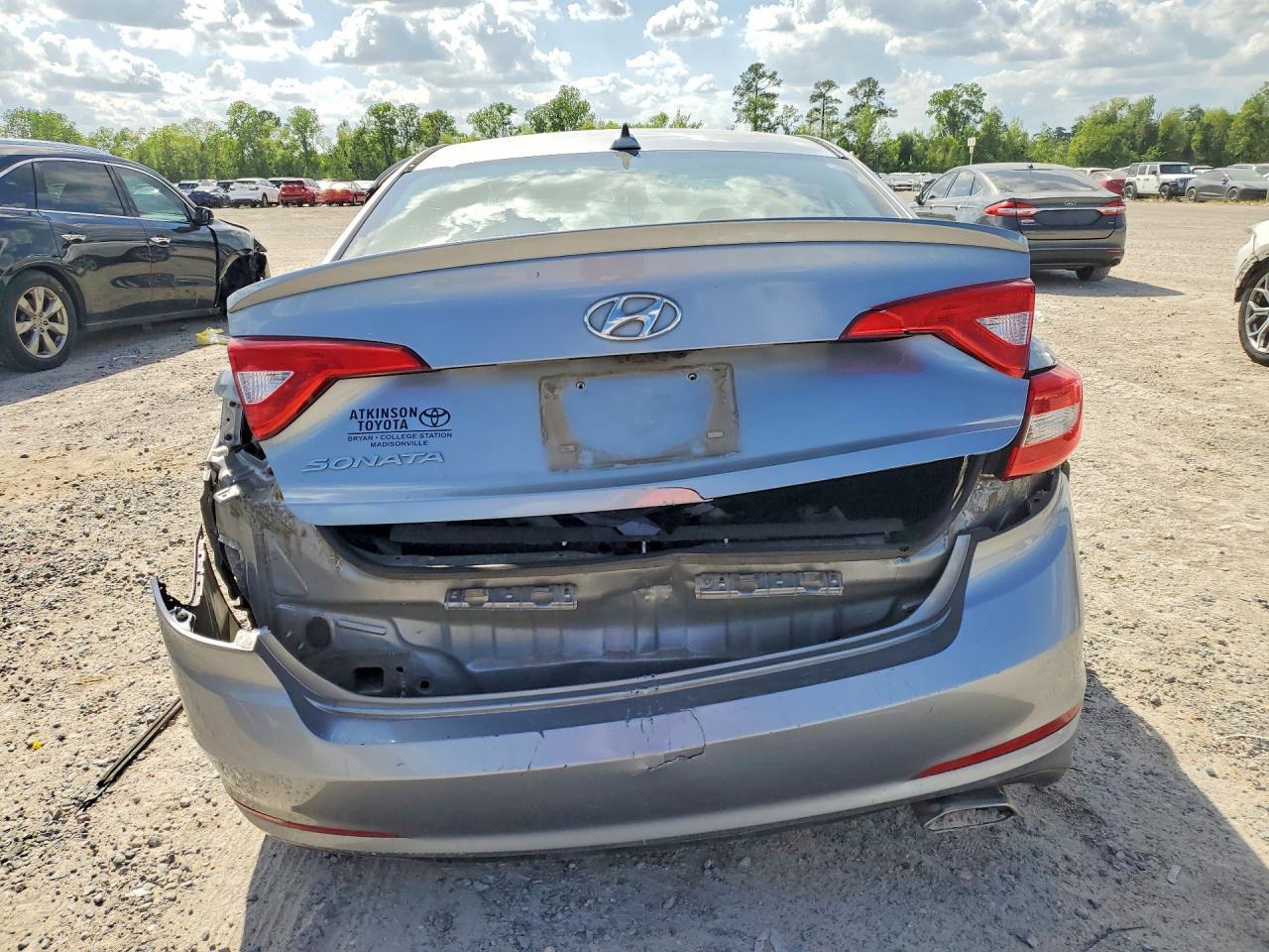 2015 Hyundai Sonata - Image 6