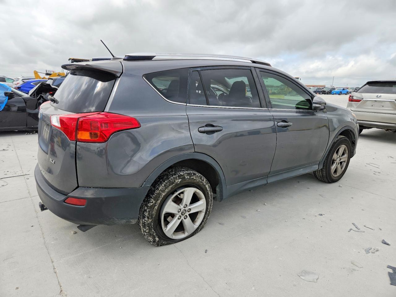 2015 Toyota Rav4 Xle - Фото 3