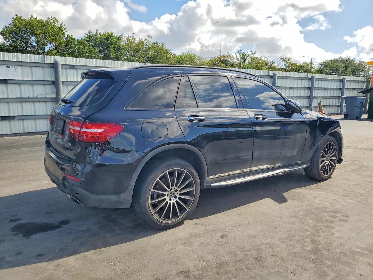 2019 Mercedes-Benz Glc 300 - Фото 3