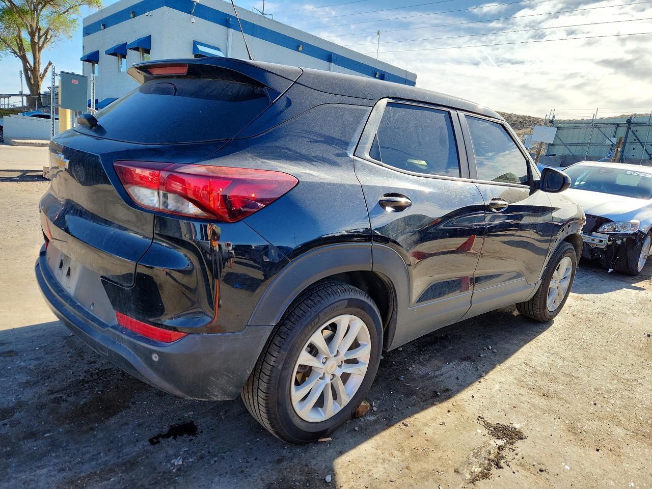 2021 Chevrolet Trailblazer Ls - Image 3