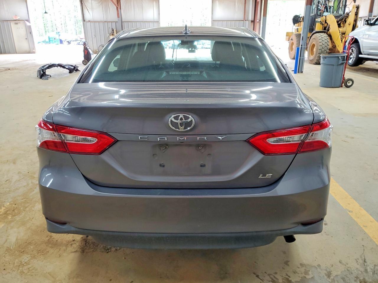 2019 Toyota Camry Le - Фото 6
