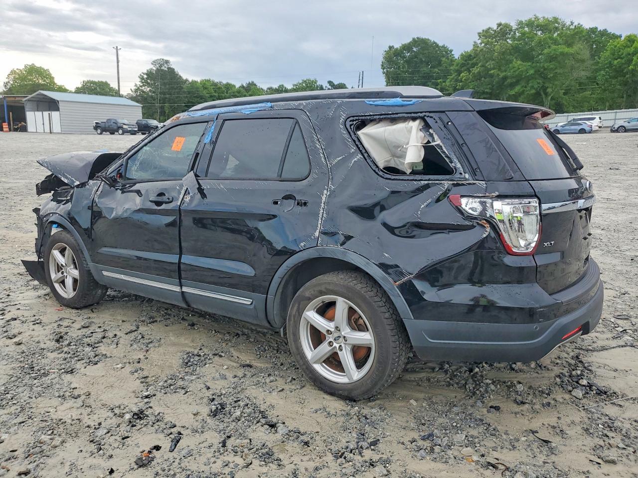2018 Ford Explorer Xlt - Image 2