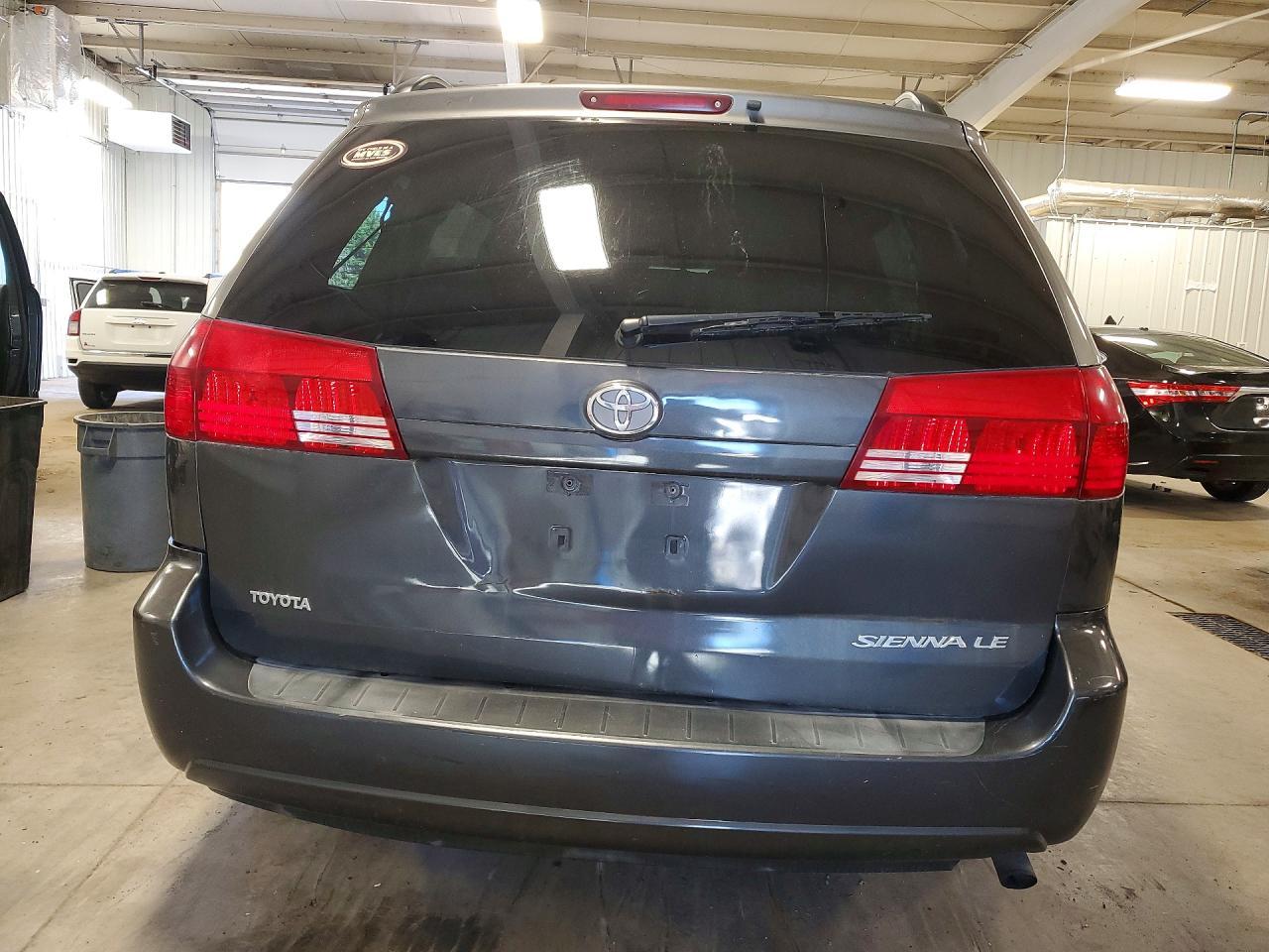 2005 Toyota Sienna Le 8 Passenger - Image 6
