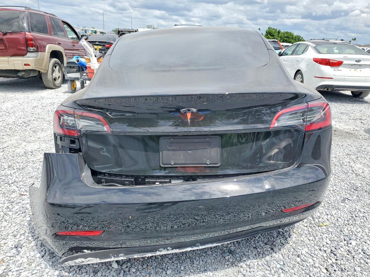 2023 Tesla Model 3 - Image 6