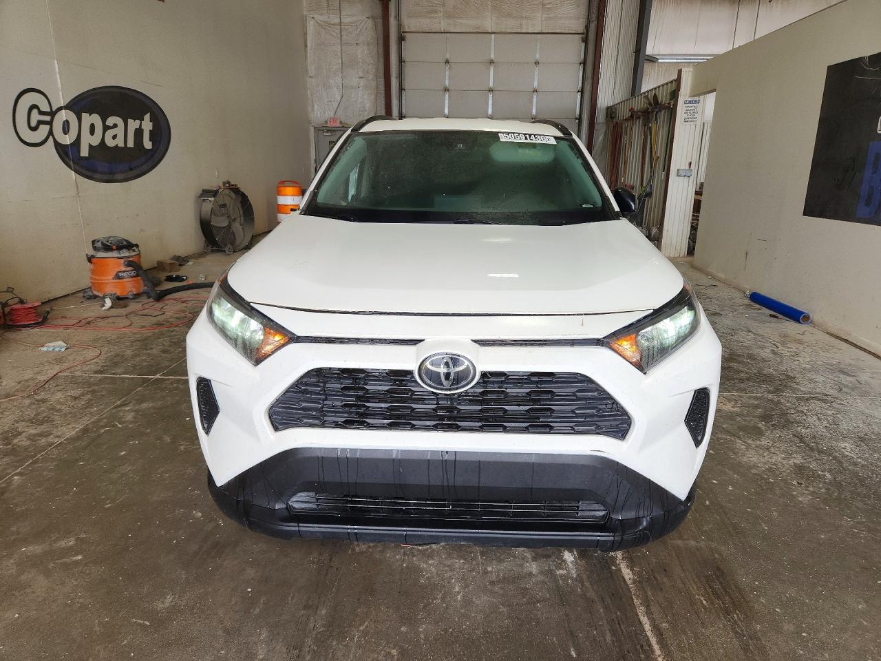 2021 Toyota Rav4 Le - Фото 5