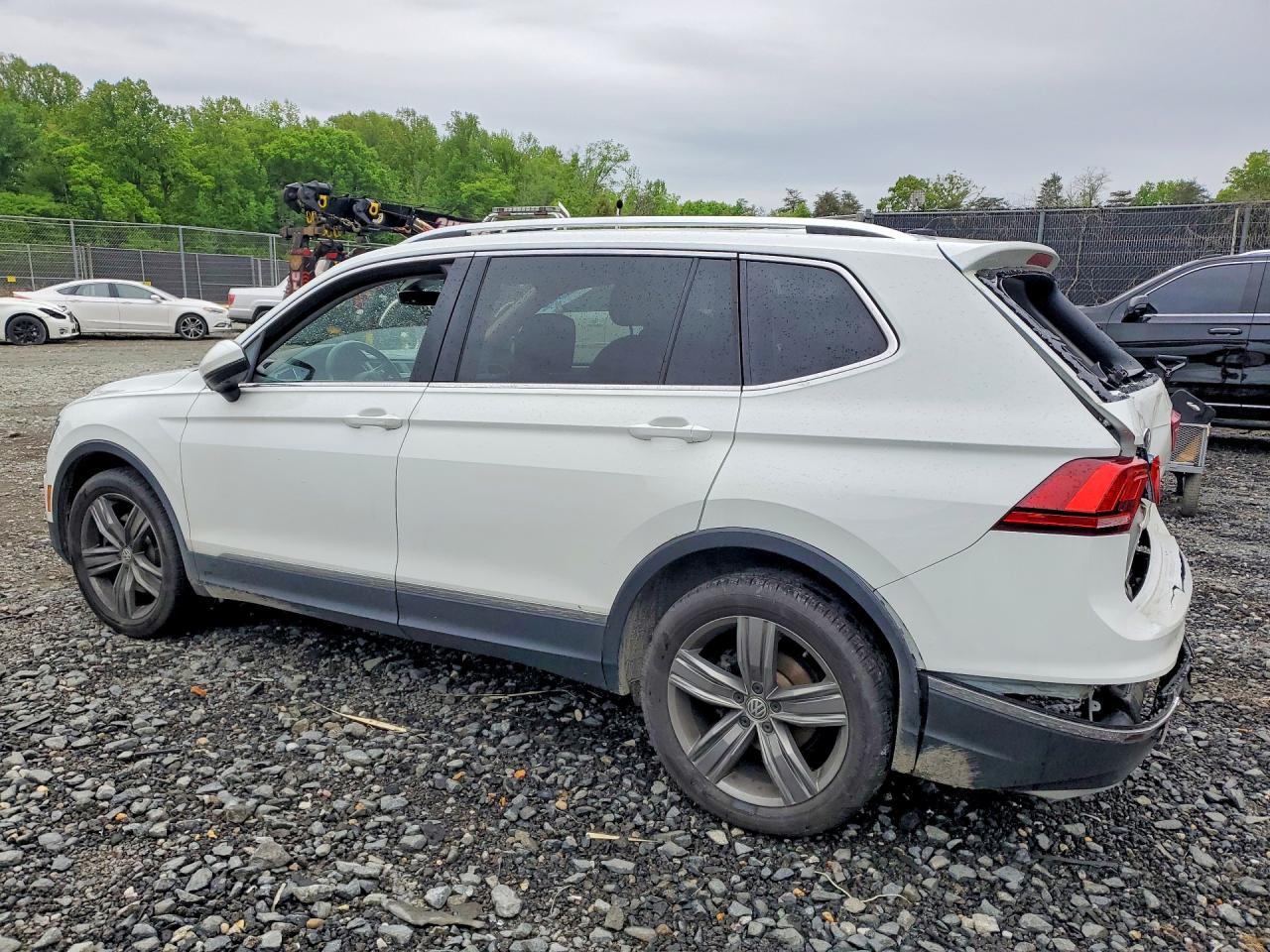 2018 Volkswagen Tiguan Sel Premium - Image 2
