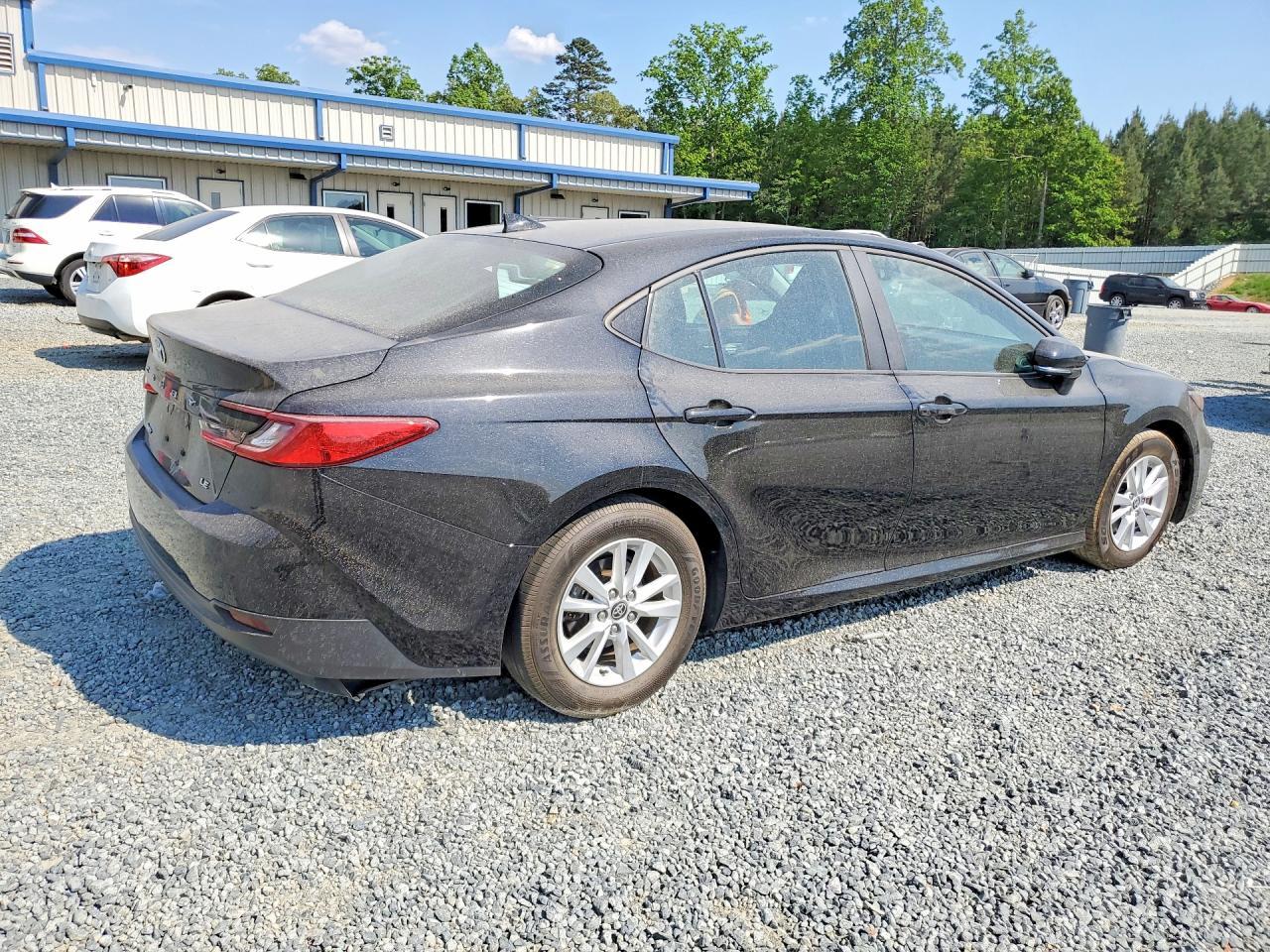 2025 Toyota Camry Le - Фото 3