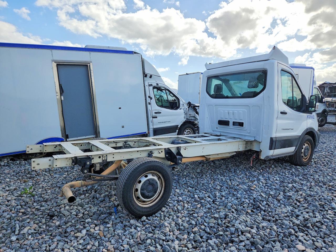2021 Ford Transit Truck Cab And Chassis - Image 3