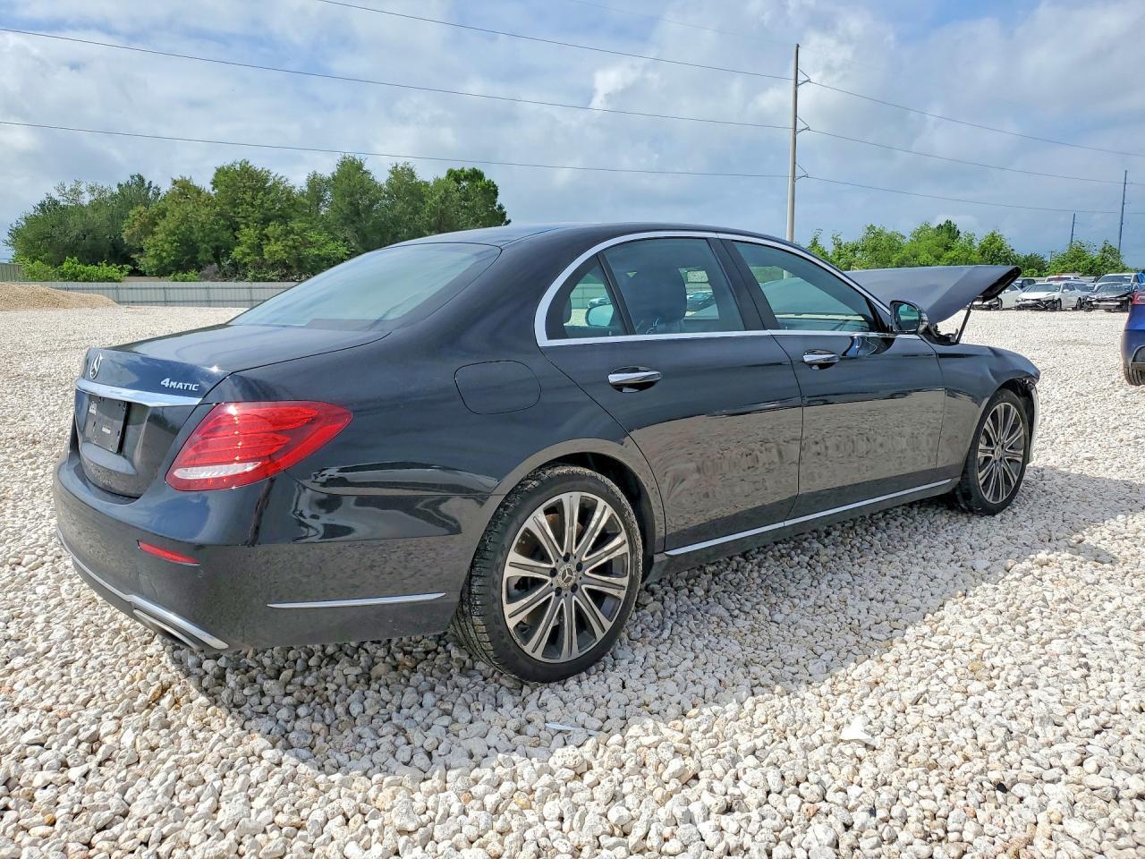 2019 Mercedes-Benz E 450 4Matic - Image 3