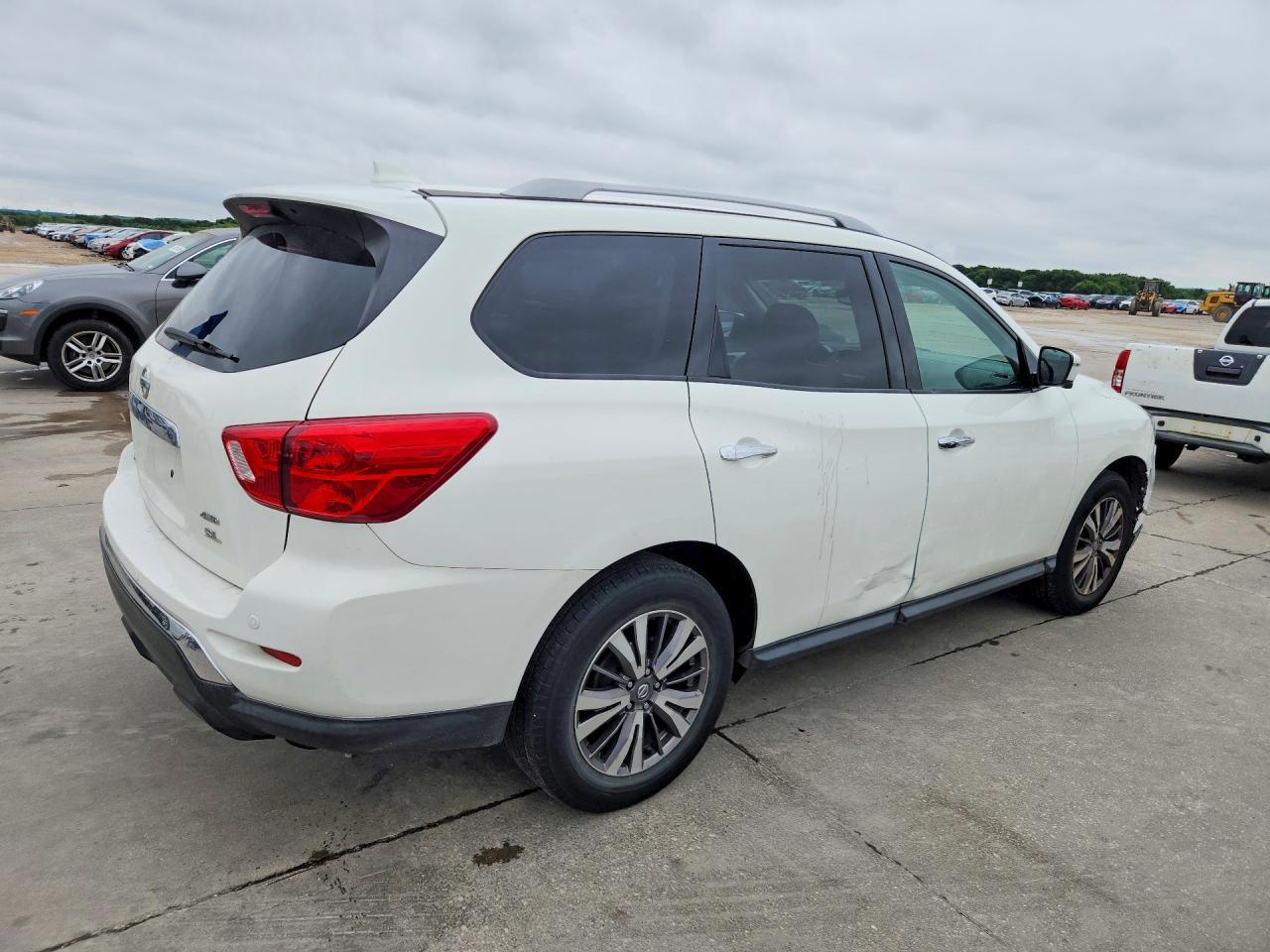 2020 Nissan Pathfinder Sl - Фото 3