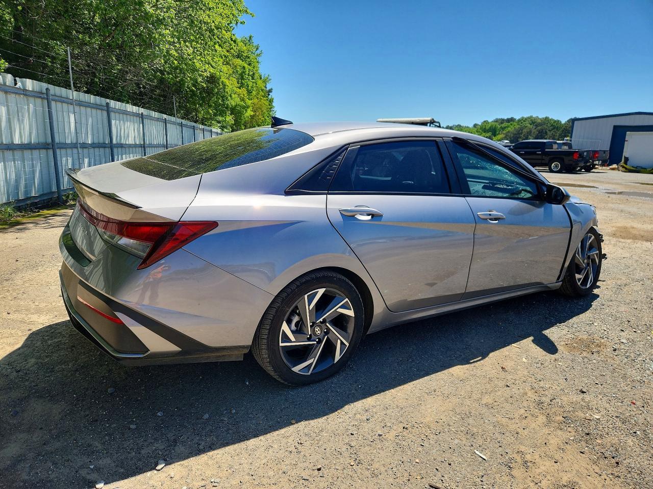 2025 Hyundai Elantra Sel Sport - Фото 3