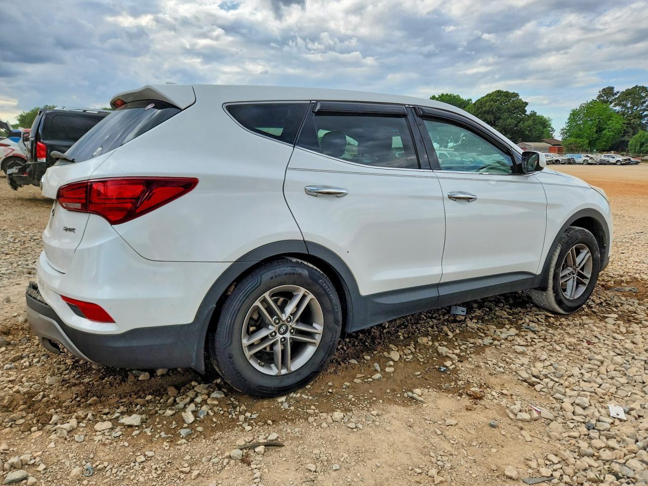 2017 Hyundai Santa Fe Sport 2.4L - Фото 3