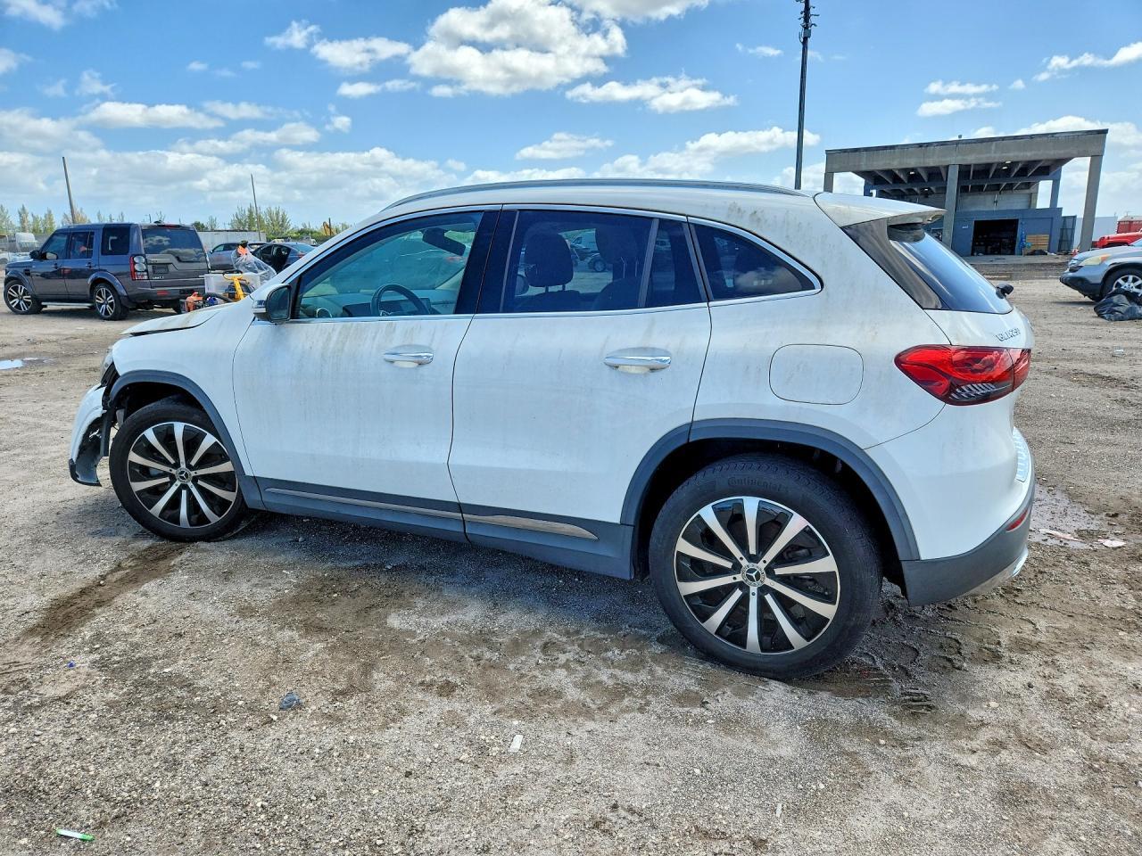 2021 Mercedes-Benz Gla 250 - Image 2