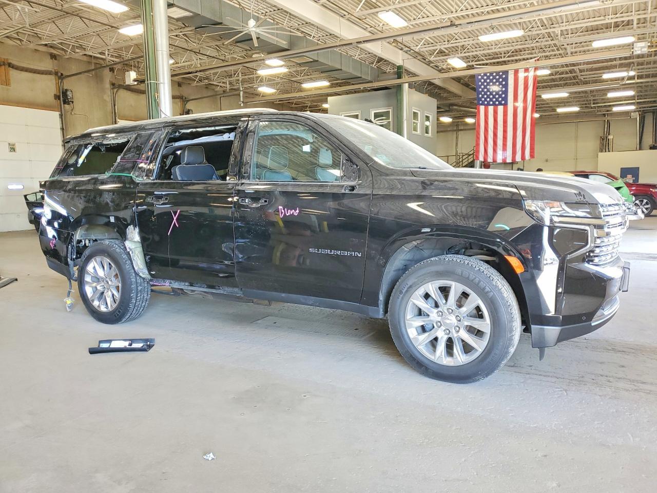 2023 Chevrolet Suburban K1500 Premier - Image 4