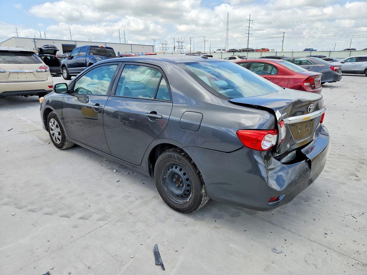 2011 Toyota Corolla Le - Фото 2
