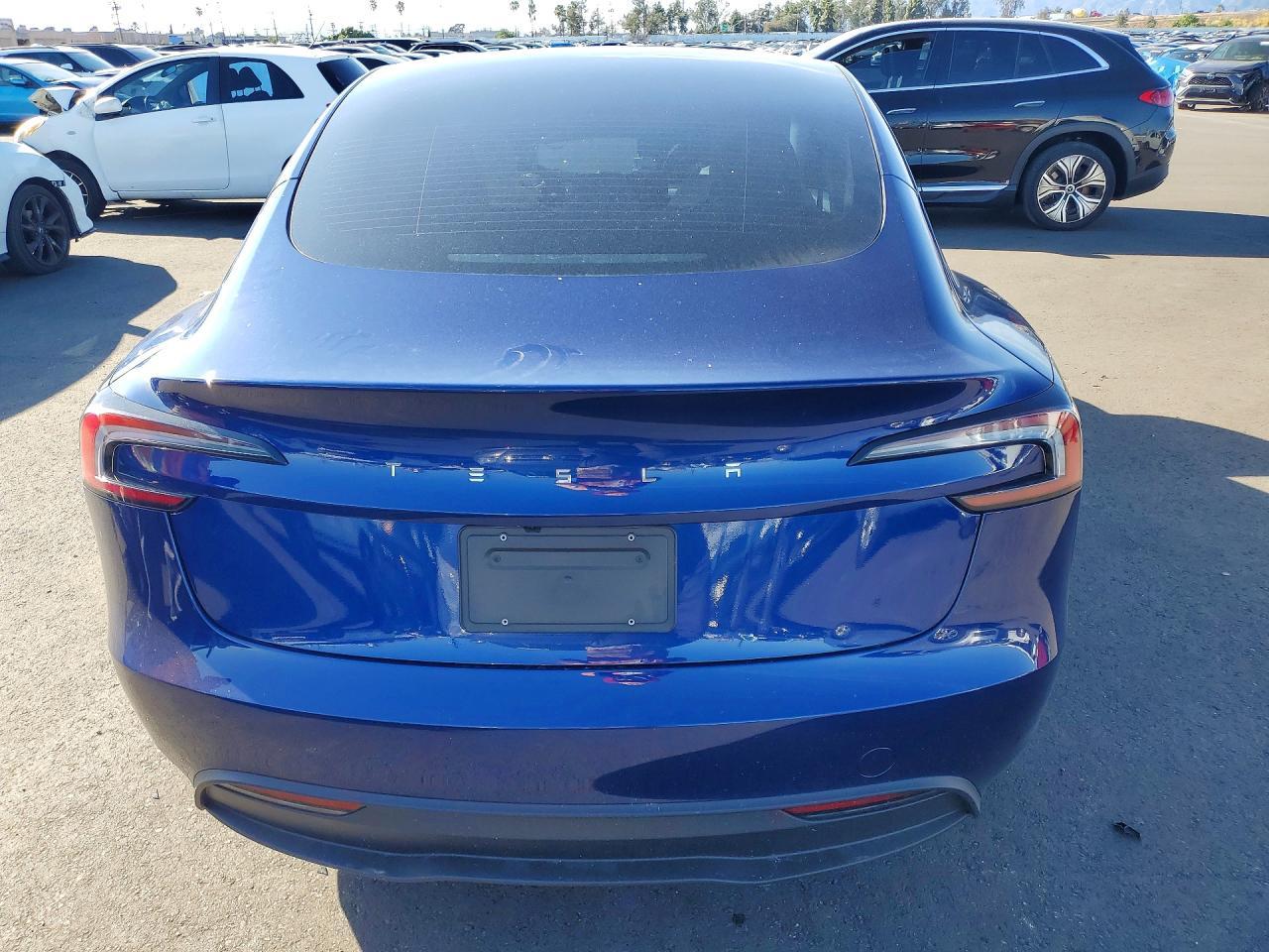 2025 Tesla Model 3 - Image 6