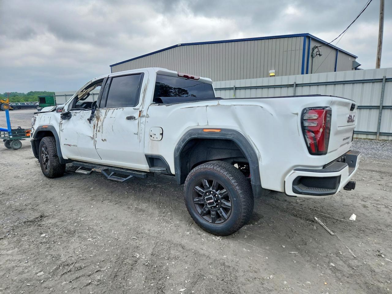 2026 GMC Sierra K2500 At4 - Image 2