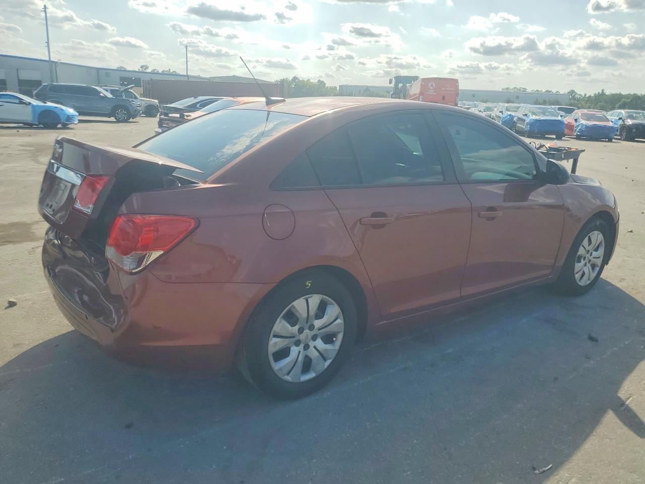 2013 Chevrolet Cruze Ls - Image 3