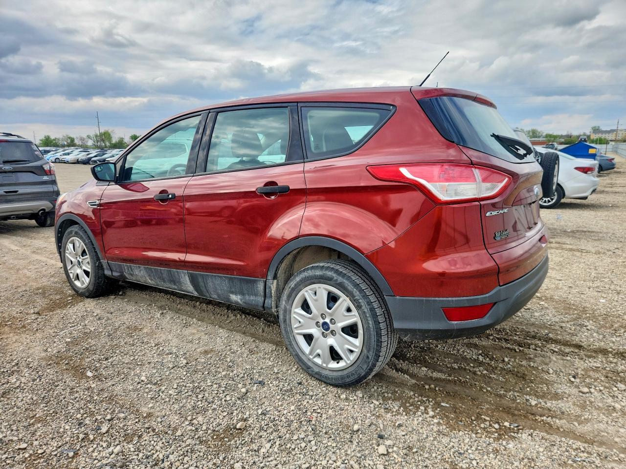 2014 Ford Escape S - Фото 2