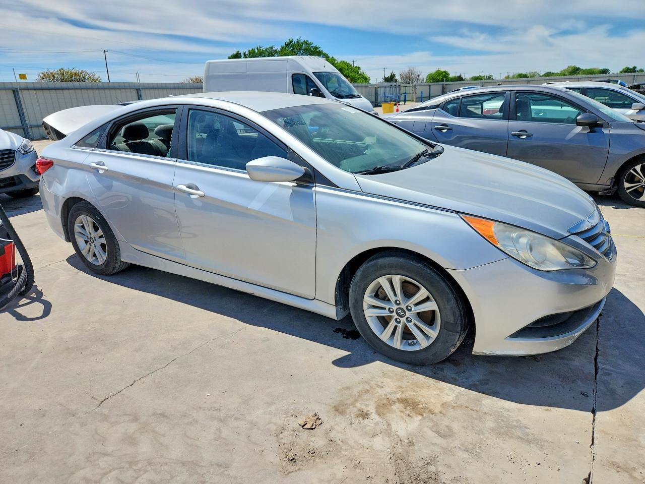 2014 Hyundai Sonata Gls - Image 4