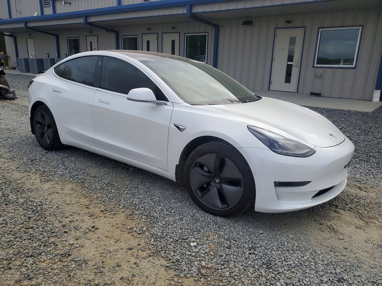 2018 Tesla Model 3 - Фото 4