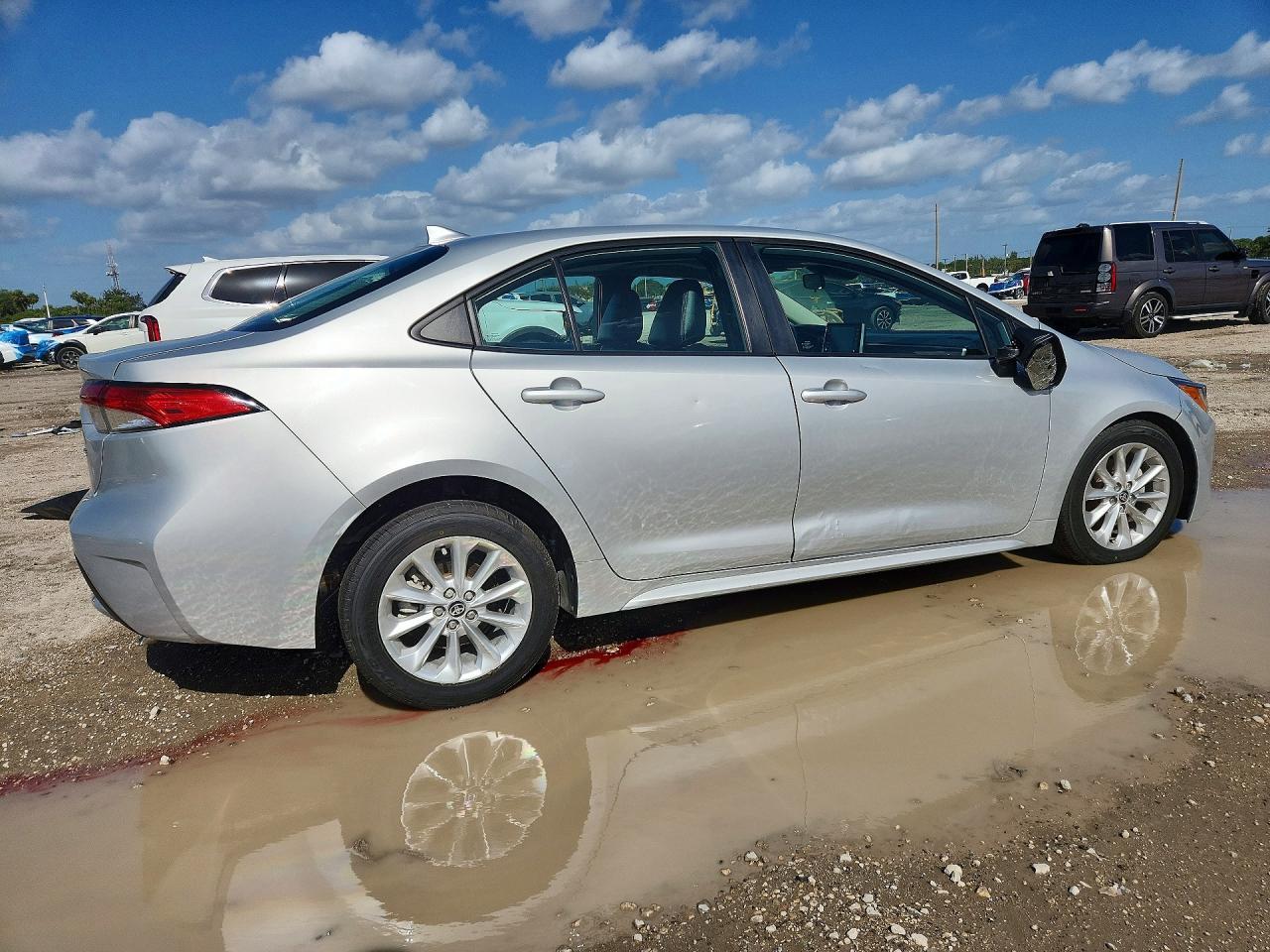2020 Toyota Corolla Le - Image 3