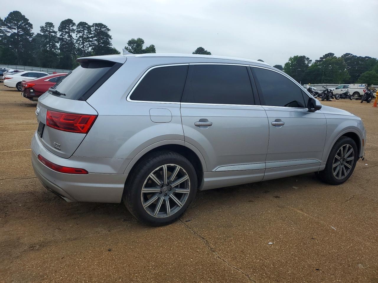 2018 Audi Q7 Premium - Image 3