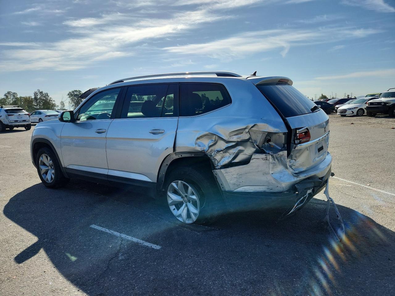 2018 Volkswagen Atlas S - Фото 2